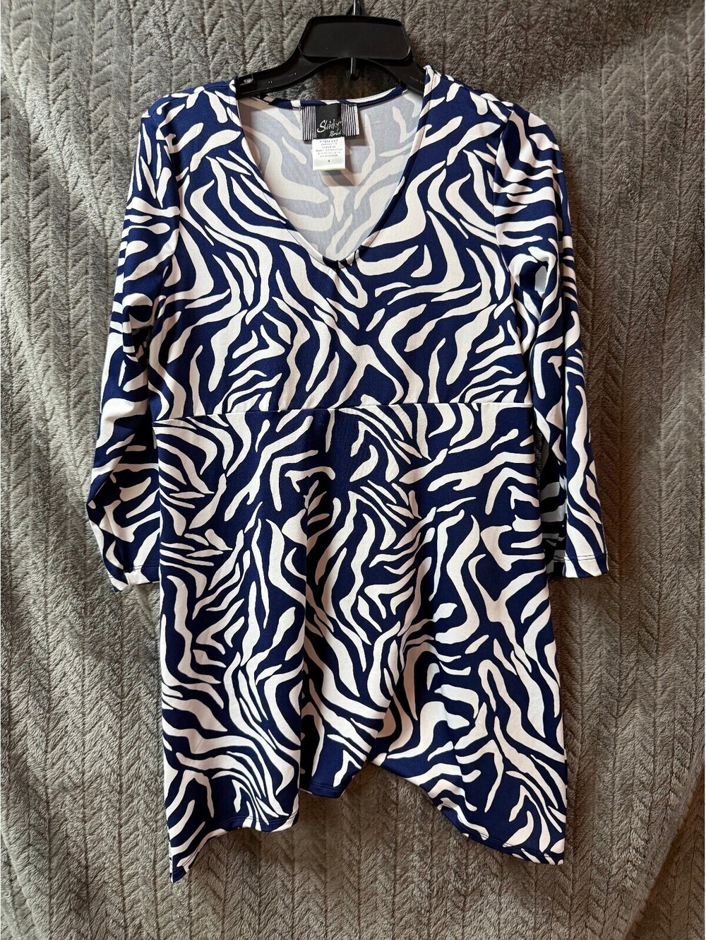 Glitz Navy and White Zebra Print V-Neck Dress Size S
